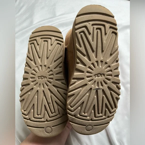 UGG Jona KIDS Suede Shearling SIZE 12 - Picture 6 of 6